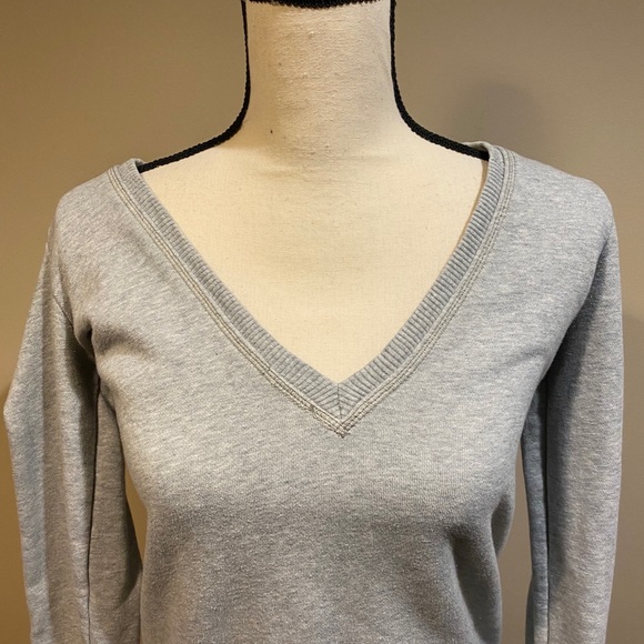 American Eagle Gray V-Neck Pullover Sweatshirt - Picture 4 of 10